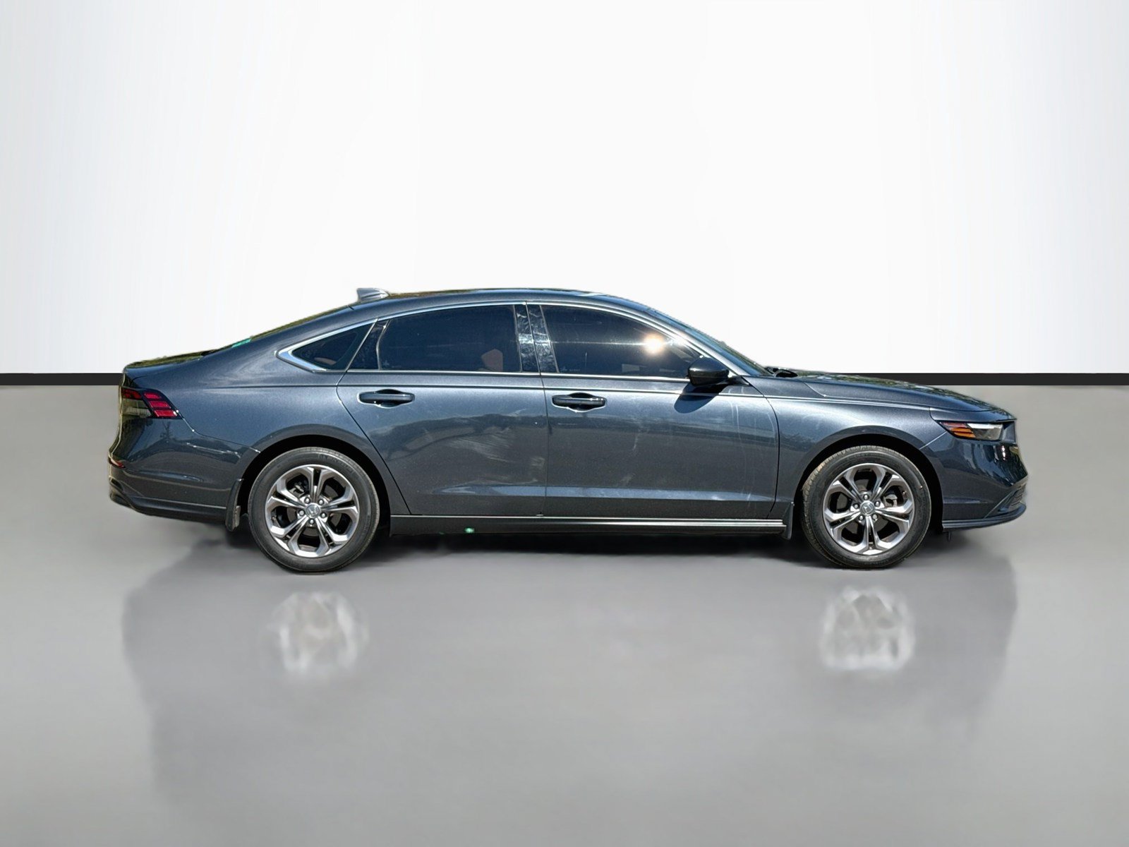 Used 2023 Honda Accord EX image 8