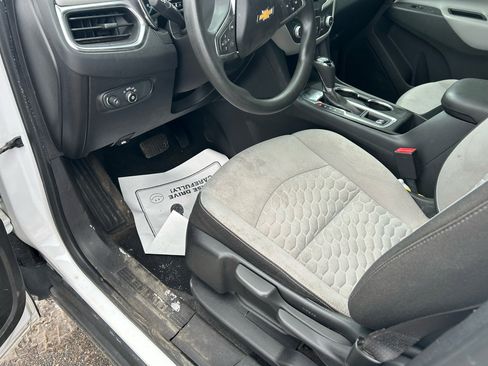 Used 2018 Chevrolet Equinox LS image 10