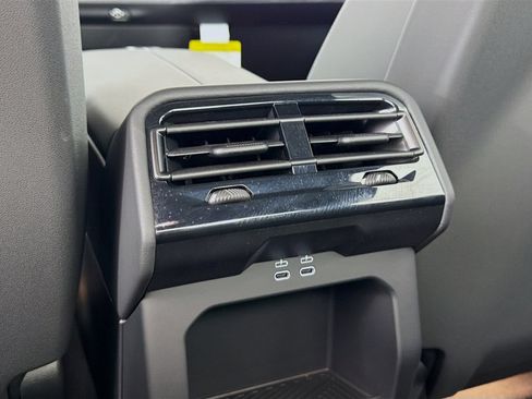 Used 2026 BMW 530i w/ Premium Package RWD image 27