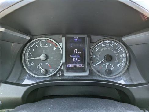 Used 2021 Toyota Tacoma TRD Off-Road w/ Technology Package AWD/4WD image 11