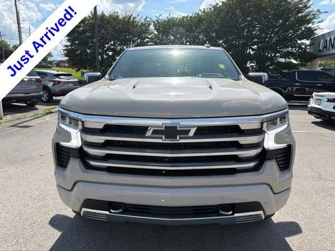 Used 2026 Chevrolet Silverado 1500 High Country w/ Technology Package AWD/4WD image 8