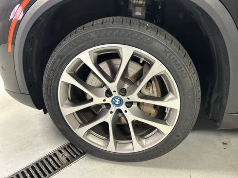 Used 2023 BMW X5 xDrive45e AWD/4WD image 9