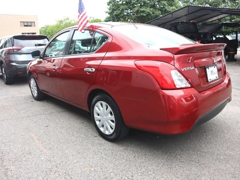 Used 2019 Nissan Versa SV FWD image 6