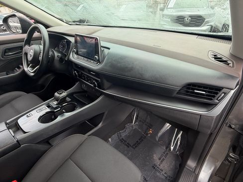 Used 2023 Nissan Rogue S FWD image 17
