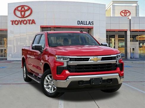 Used 2022 Chevrolet Silverado 1500 LT w/ Z71 Off-Road Package AWD/4WD image 1