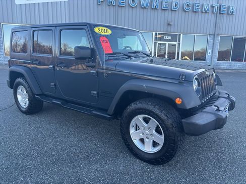 Used 2016 Jeep Wrangler Unlimited Sport w/ Quick Order Package 24S image 3