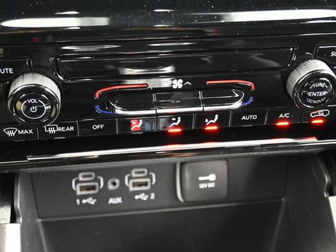 New 2025 Jeep Grand Cherokee L Laredo image 27