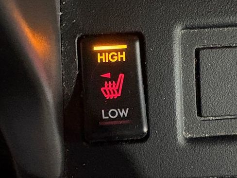 Used 2015 Subaru Forester 2.5i Premium w/ All-Weather Package image 7