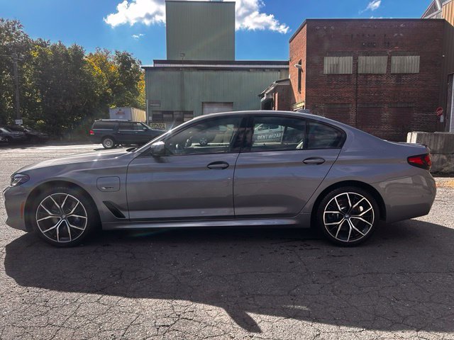 Used 2023 BMW 530e xDrive w/ Executive Package AWD/4WD image 4