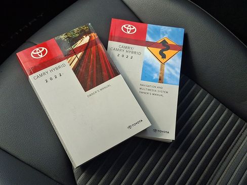 Used 2022 Toyota Camry SE w/ Audio Upgrade Package FWD image 27