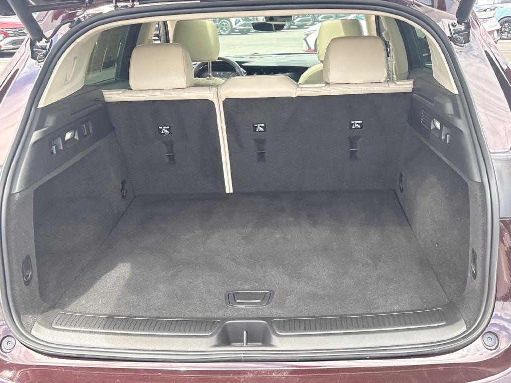 Used 2023 Buick Envision Avenir FWD image 32