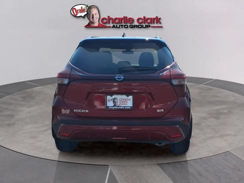 Used 2023 Nissan Kicks SR w/ SR Premium Package FWD image 4
