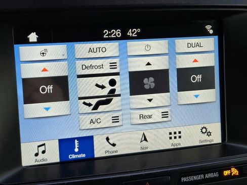 Used 2017 Ford Explorer XLT w/ Equipment Group 202A AWD/4WD image 32