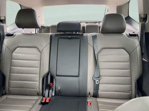 Certified 2025 Volkswagen Atlas SEL image 23