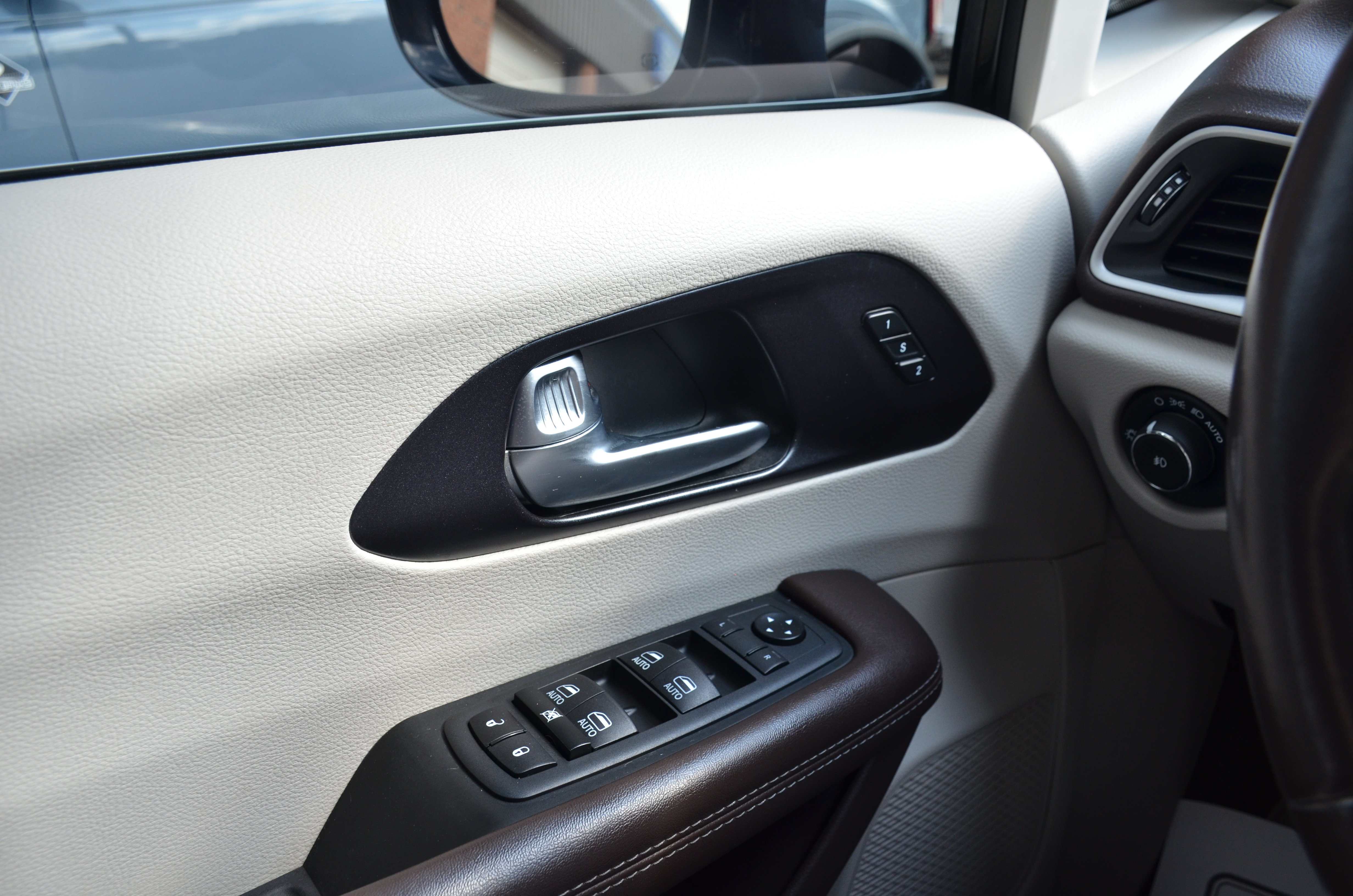 Used 2020 Chrysler Pacifica Touring-L Plus FWD image 53