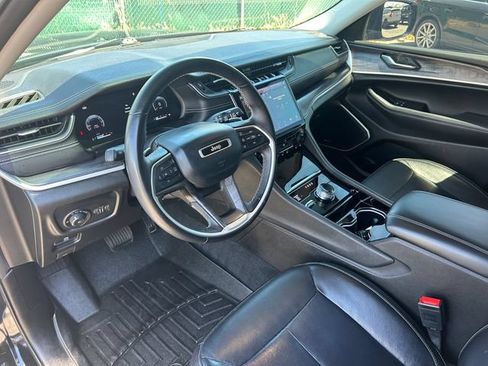 Used 2021 Jeep Grand Cherokee L Limited AWD/4WD image 24