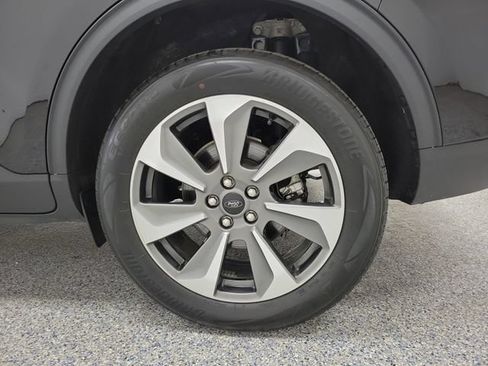 Certified 2025 Ford Escape Platinum AWD/4WD image 5