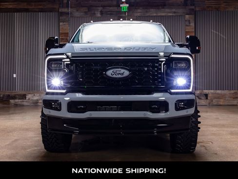 Used 2026 Ford F350 Platinum w/ FX4 Off-Road Package AWD/4WD image 4