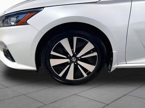 Used 2019 Nissan Altima 2.5 SV FWD image 10