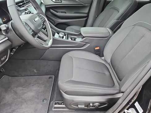 New 2026 Jeep Grand Cherokee Laredo X RWD image 17