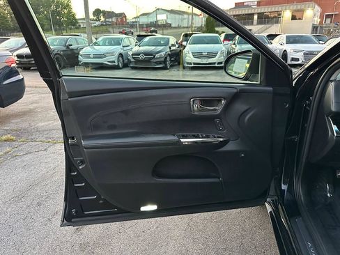Used 2016 Toyota Avalon Limited FWD image 17