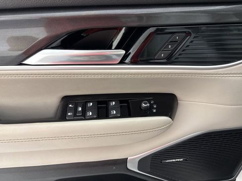 Used 2022 Jeep Wagoneer Series I w/ Premium Group I image 25