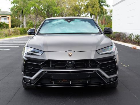 Used 2022 Lamborghini Urus image 2