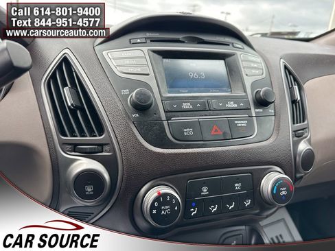 Used 2015 Hyundai Tucson SE image 20