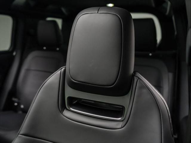 New 2026 Land Rover Defender 110 OCTA AWD/4WD image 15