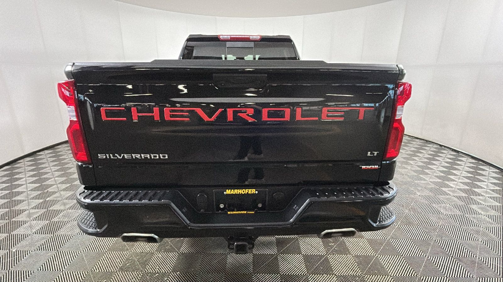 Used 2025 Chevrolet Silverado 1500 LT Trail Boss w/ Convenience Package II AWD/4WD image 4