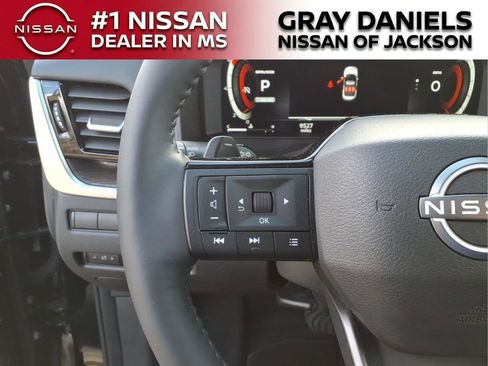 Certified 2025 Nissan Rogue Platinum w/ Platinum Premium Package image 14