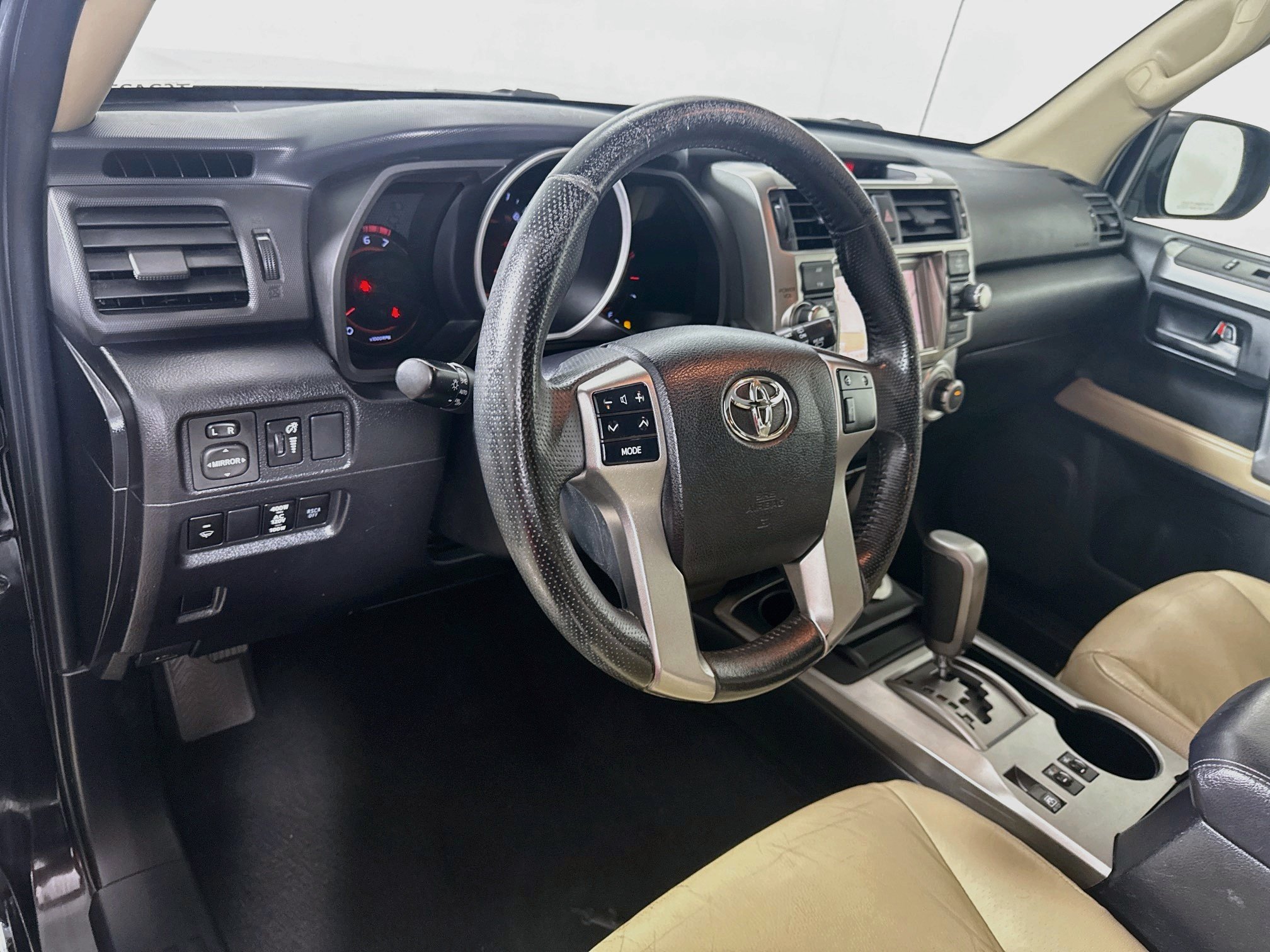 Used 2012 Toyota 4Runner Limited AWD/4WD image 9