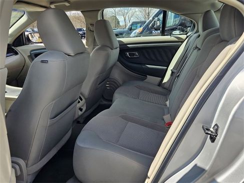 Used 2010 Ford Taurus SEL image 8