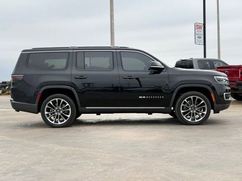 Used 2022 Jeep Wagoneer Series III w/ Premium Group I image 7