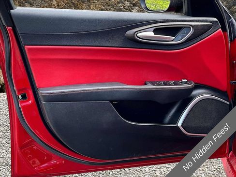 Used 2020 Alfa Romeo Giulia Ti w/ Nero Edizione AWD/4WD image 20
