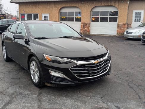 Used 2019 Chevrolet Malibu LT FWD image 4