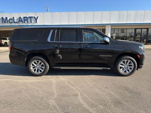 Used 2024 Chevrolet Suburban Premier image 3