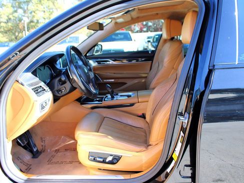 Used 2018 BMW 740i image 15