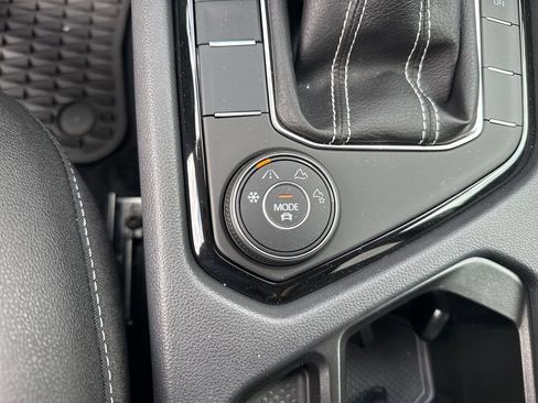 New 2024 Volkswagen Taos SE image 31