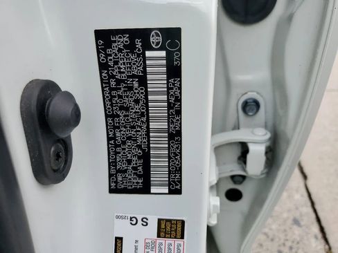 Used 2020 Toyota Corolla LE image 21