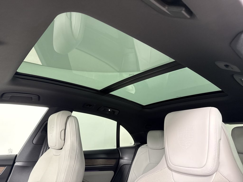 Certified 2025 Porsche Macan Electric RWD image 43
