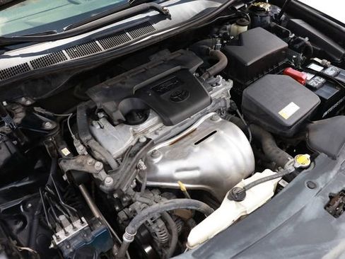 Used 2015 Toyota Camry LE image 48