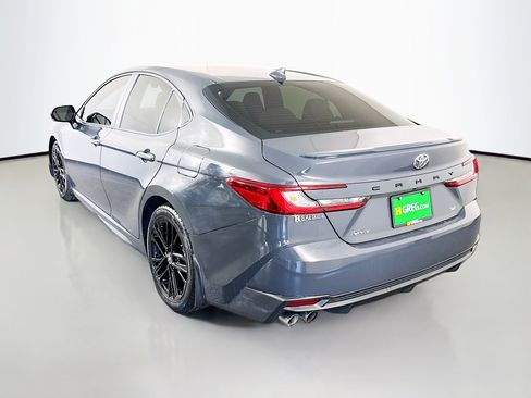 Used 2025 Toyota Camry SE image 7