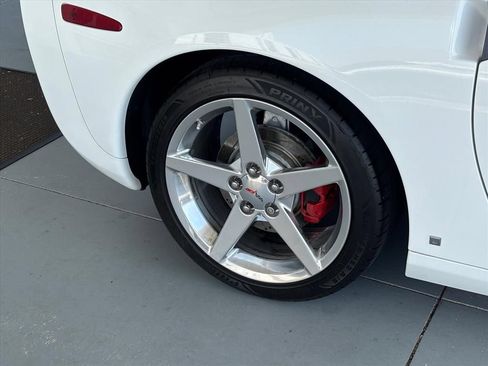 Used 2006 Chevrolet Corvette Convertible w/ Preferred Equipment Group RWD image 27