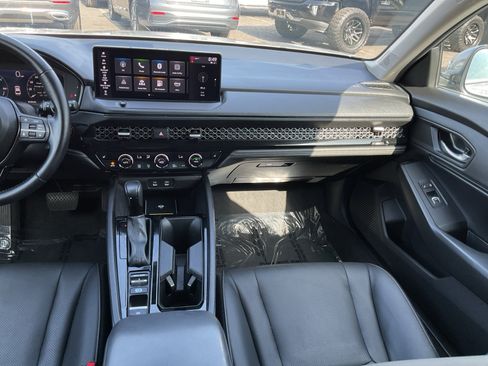 Used 2025 Honda Accord EX-L image 16