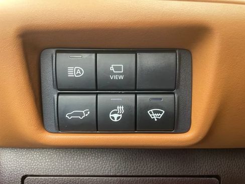 Used 2021 Toyota Highlander Platinum AWD/4WD image 18