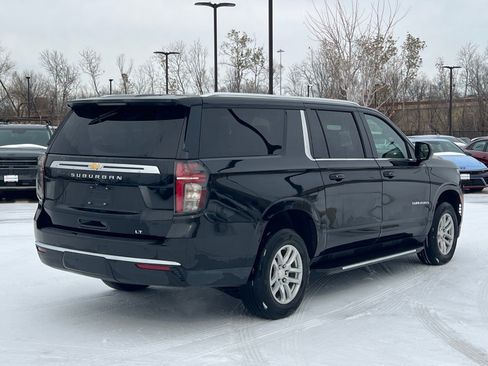 Used 2024 Chevrolet Suburban LT image 12