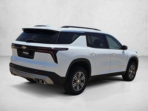 Used 2024 Chevrolet Traverse LT AWD/4WD image 5