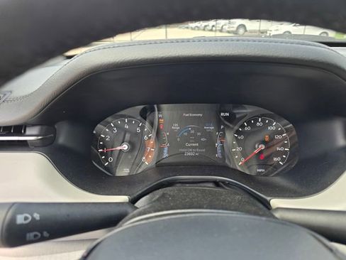 Used 2025 Jeep Compass Limited image 18