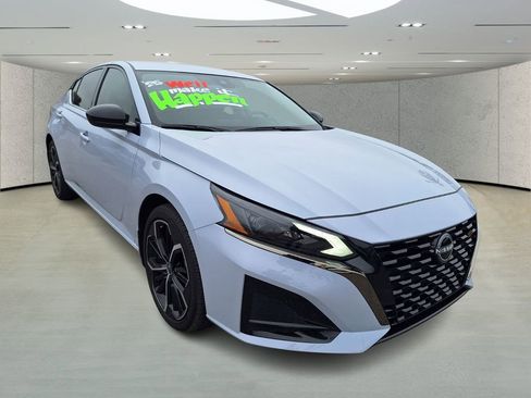 Used 2025 Nissan Altima 2.5 SR image 7